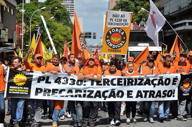Câmara dos Deputados  pode votar hoje pontos polêmicos do projeto da terceirização